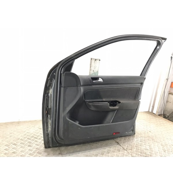 Дверь передняя правая бу для Volkswagen Golf 5 1.9 TDi,  2009 г. бу контрактные купить в Спб