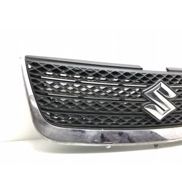 Решетка радиатора бу для Suzuki Grand Vitara  2.4 i ,  2010 г. бу контрактные купить в Спб