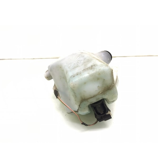 Бачок омывателя бу для Citroen C3  1.4 i,  2005 г. бу контрактные купить в Спб