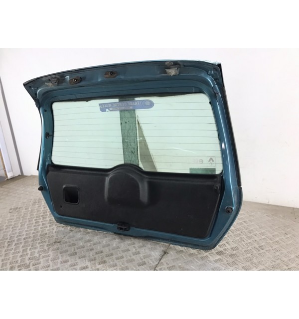 Крышка багажника бу для Renault Clio 2 1.2 i,  2005 г. бу контрактные купить в Спб
