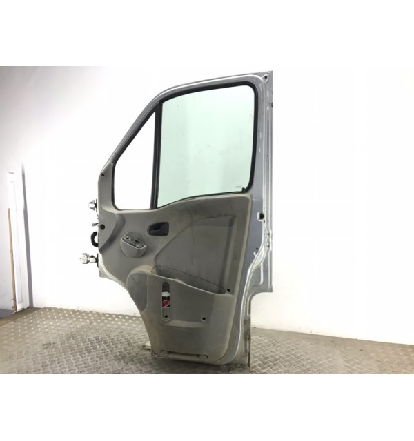 Дверь передняя правая бу для Renault Master ML35 2.5 DCi,  2008 г. бу контрактные купить в Спб