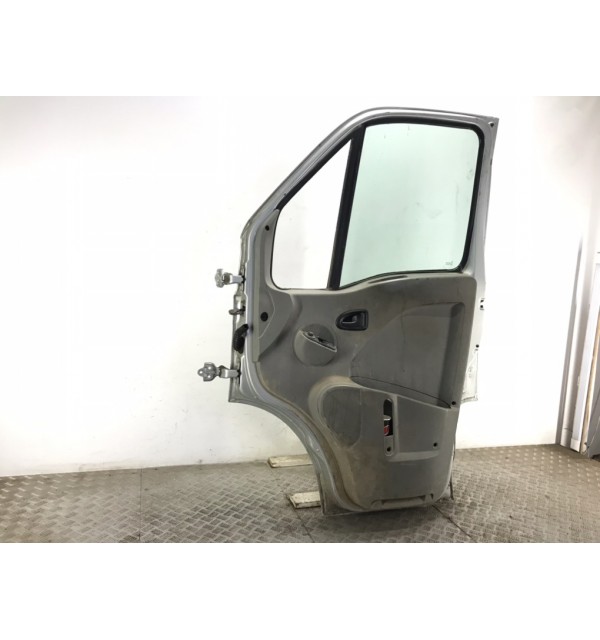 Дверь передняя правая бу для Renault Master ML35 2.5 DCi,  2008 г. бу контрактные купить в Спб