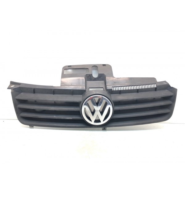 Решетка радиатора бу для Volkswagen Polo  1.4 TDi,  2004 г. бу контрактные купить в Спб