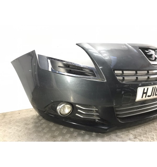 Бампер передний бу для Peugeot 5008  1.6 HDi,  2010 г. бу контрактные купить в Спб
