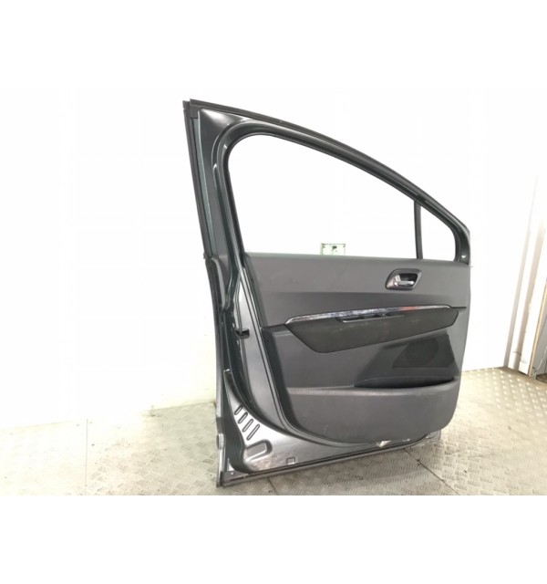 Дверь передняя левая бу для Peugeot 5008  1.6 HDi,  2010 г. бу контрактные купить в Спб