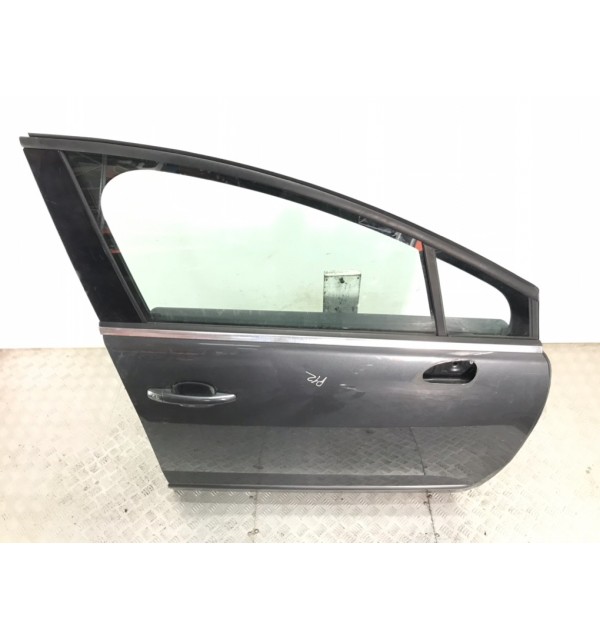 Дверь передняя правая бу для Peugeot 5008  1.6 HDi,  2010 г. бу контрактные купить в Спб