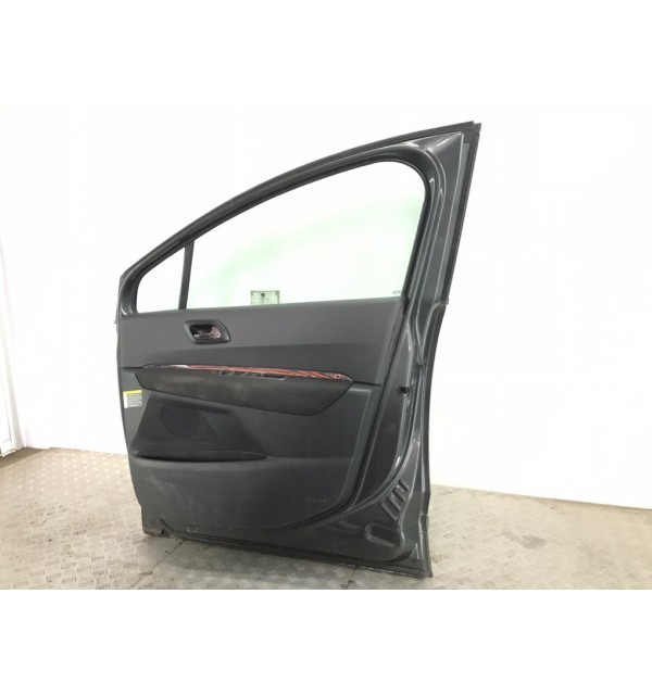 Дверь передняя правая бу для Peugeot 5008  1.6 HDi,  2010 г. бу контрактные купить в Спб