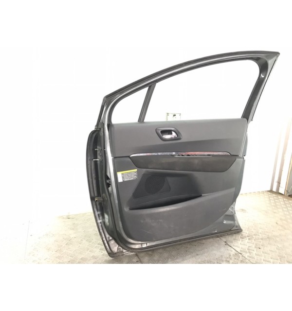 Дверь передняя правая бу для Peugeot 5008  1.6 HDi,  2010 г. бу контрактные купить в Спб
