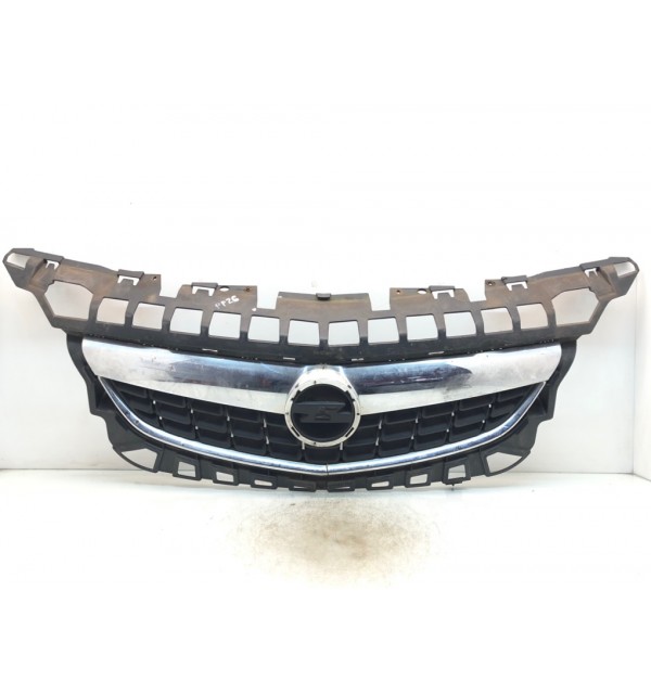 Решетка радиатора бу для Opel Astra J 1.4 i,  2010 г. бу контрактные купить в Спб