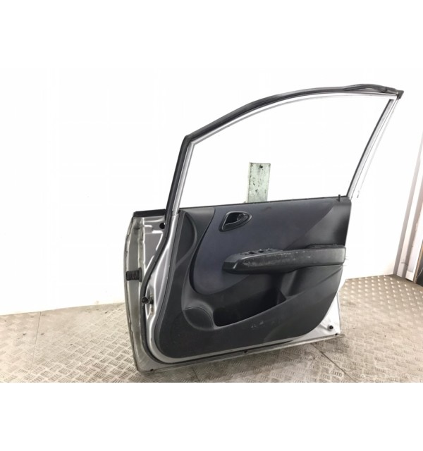 Дверь передняя правая бу для Honda Jazz  1.3 i,  2002 г. бу контрактные купить в Спб