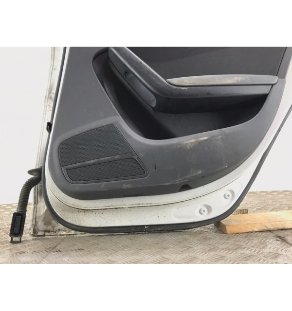 Дверь задняя правая бу для Audi A4 B8 2.0 TDi,  2009 г. бу контрактные купить в Спб