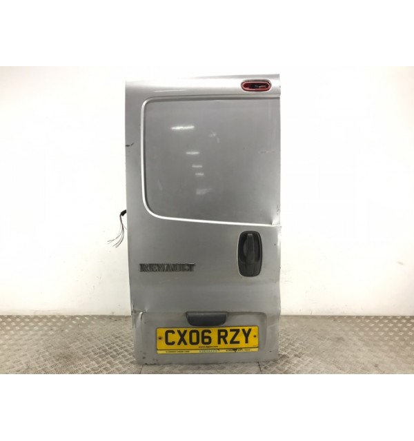 Дверь задняя распашная левая бу для Renault Trafic  1.9 DCi,  2006 г. бу контрактные купить в Спб