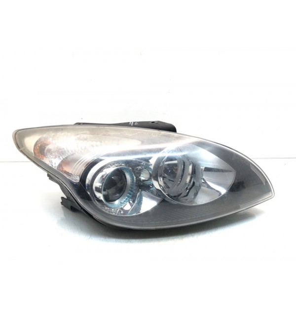 Фара правая бу для Hyundai i30  1.6 CRDi,  2010 г. бу контрактные купить в Спб