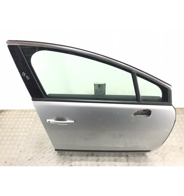 Дверь передняя правая бу для Peugeot 3008  1.6 HDi,  2010 г. бу контрактные купить в Спб