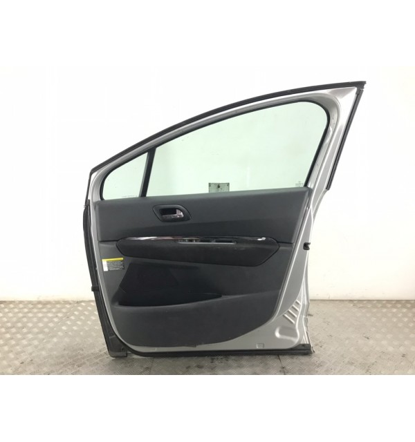 Дверь передняя правая бу для Peugeot 3008  1.6 HDi,  2010 г. бу контрактные купить в Спб