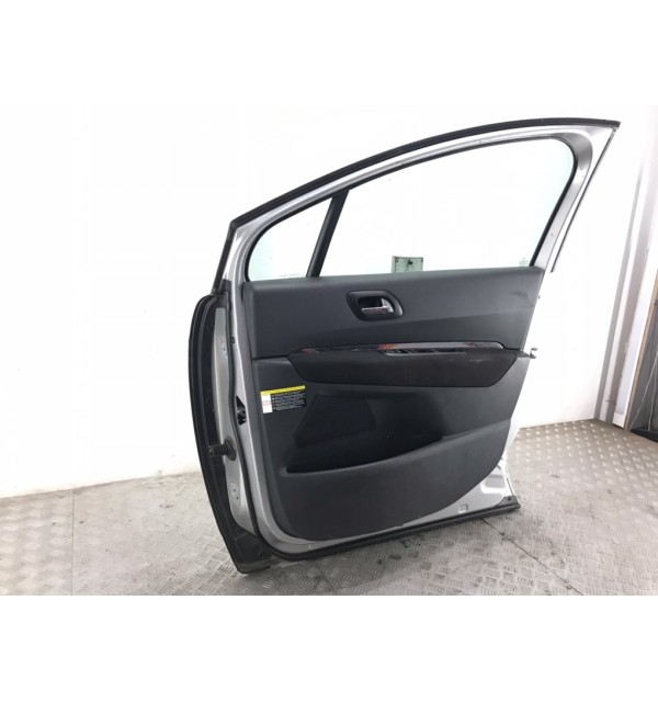 Дверь передняя правая бу для Peugeot 3008  1.6 HDi,  2010 г. бу контрактные купить в Спб