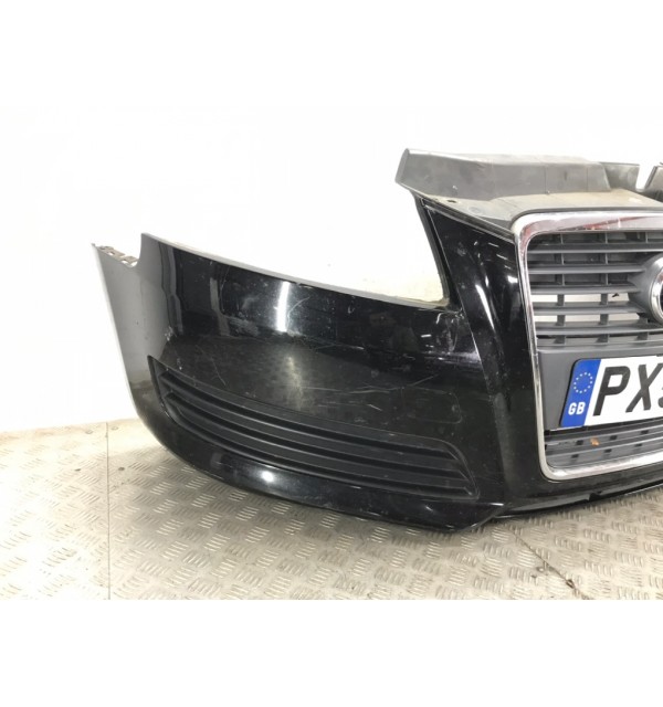 Бампер передний бу для Audi A3 8P 1.6 i,  2009 г. бу контрактные купить в Спб