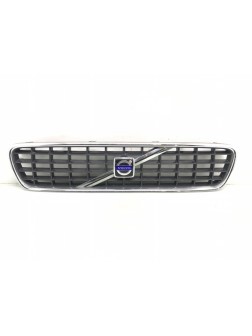 Решетка радиатора бу для Volvo S40  1.6 TD,  2005 г.