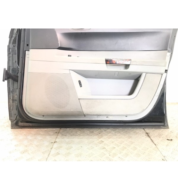 Дверь передняя правая бу для Chrysler 300C  3.0 CRD,  2007 г. бу контрактные купить в Спб