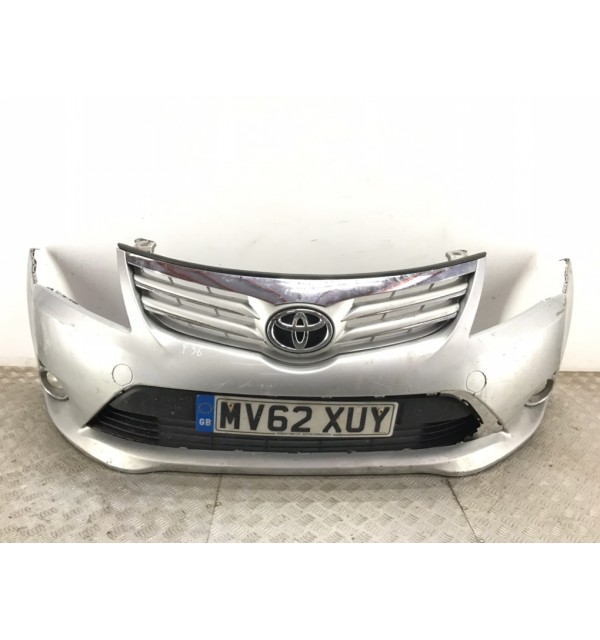 Бампер передний бу для Toyota Avensis  2.0 D-4D,  2012 г. бу контрактные купить в Спб