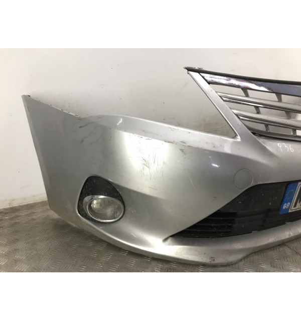 Бампер передний бу для Toyota Avensis  2.0 D-4D,  2012 г. бу контрактные купить в Спб