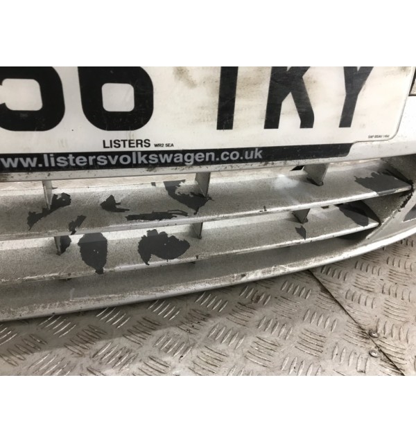 Бампер передний бу для Volkswagen Touran  2.0 TDi,  2006 г. бу контрактные купить в Спб
