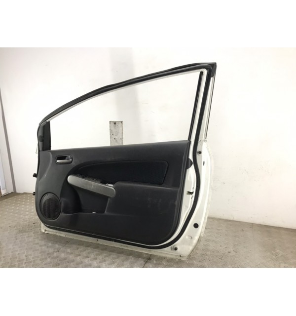 Дверь передняя правая бу для Mazda 2   1.5 i,  2010 г. бу контрактные купить в Спб