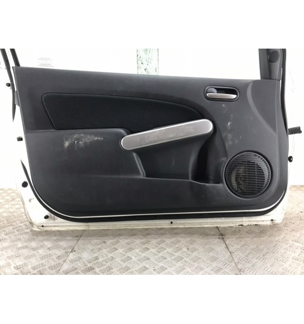 Дверь передняя левая бу для Mazda 2   1.5 i,  2010 г. бу контрактные купить в Спб