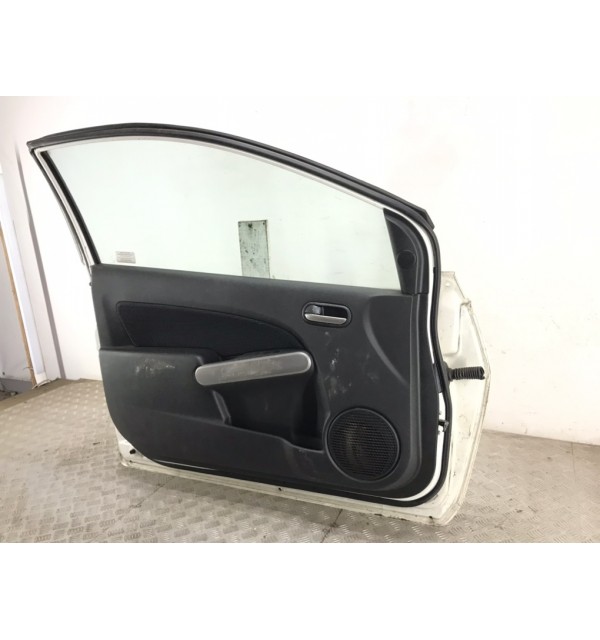 Дверь передняя левая бу для Mazda 2   1.5 i,  2010 г. бу контрактные купить в Спб