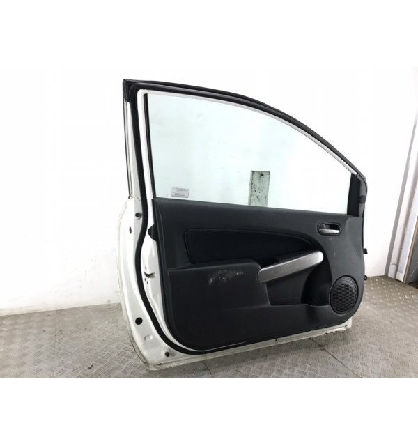 Дверь передняя левая бу для Mazda 2   1.5 i,  2010 г. бу контрактные купить в Спб