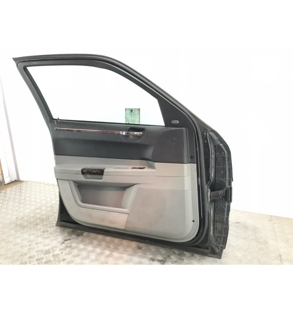 Дверь передняя левая бу для Chrysler 300C  3.0 CRD,  2007 г. бу контрактные купить в Спб