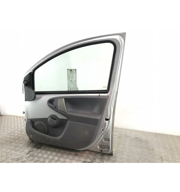 Дверь передняя правая бу для Toyota Aygo  1.0 i,  2008 г. бу контрактные купить в Спб