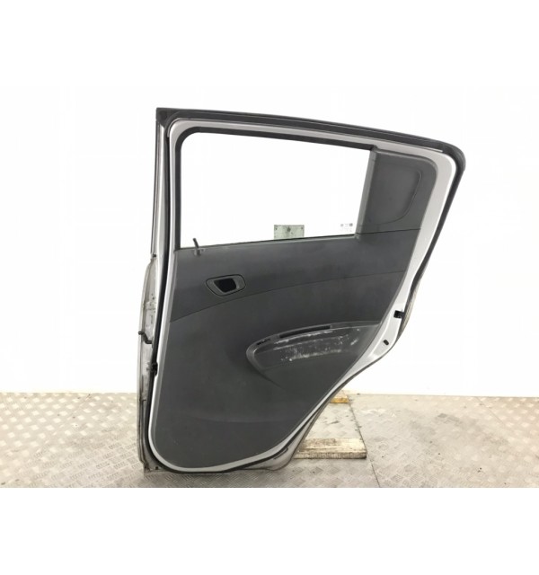 Дверь задняя правая бу для Chevrolet Spark  1.2 i,  2011 г. бу контрактные купить в Спб