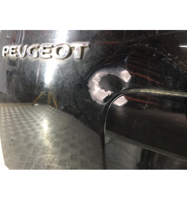 Крышка багажника бу для Peugeot 5008  1.6 HDi,  2011 г. бу контрактные купить в Спб