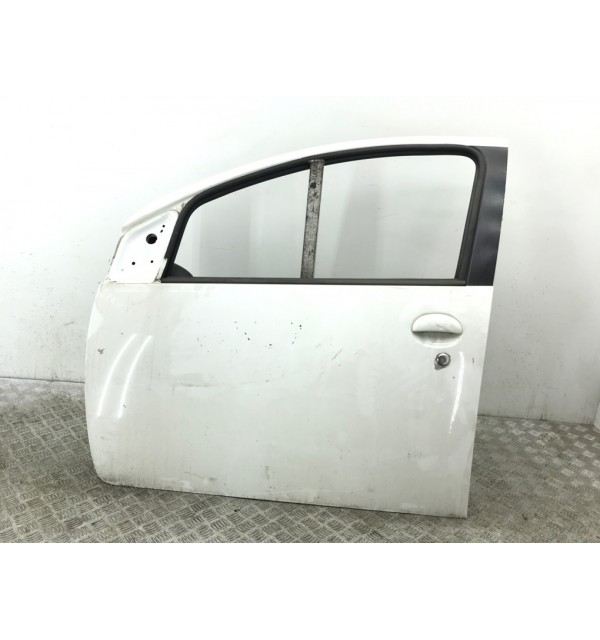 Дверь передняя левая бу для Toyota Aygo  1.0 i,  2012 г. бу контрактные купить в Спб