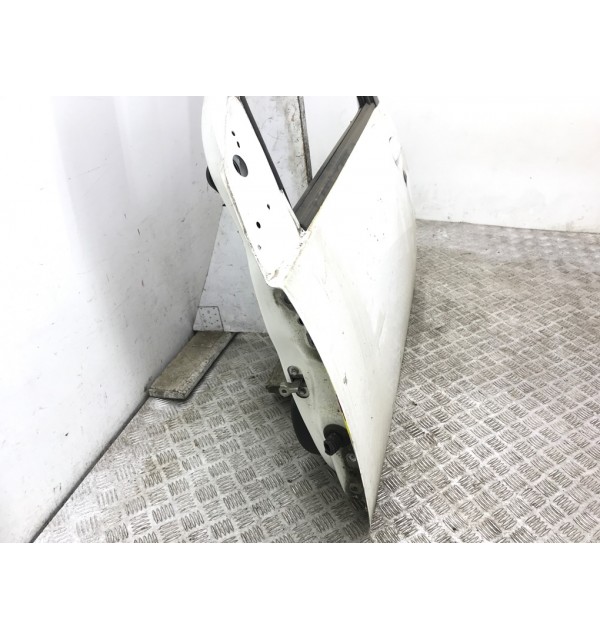 Дверь передняя левая бу для Toyota Aygo  1.0 i,  2012 г. бу контрактные купить в Спб