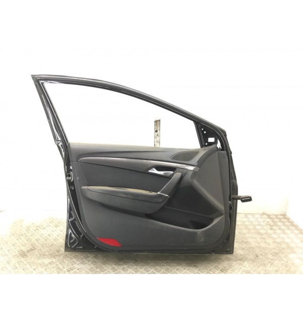 Дверь передняя левая бу для Hyundai i40  1.7 CRDi,  2016 г.