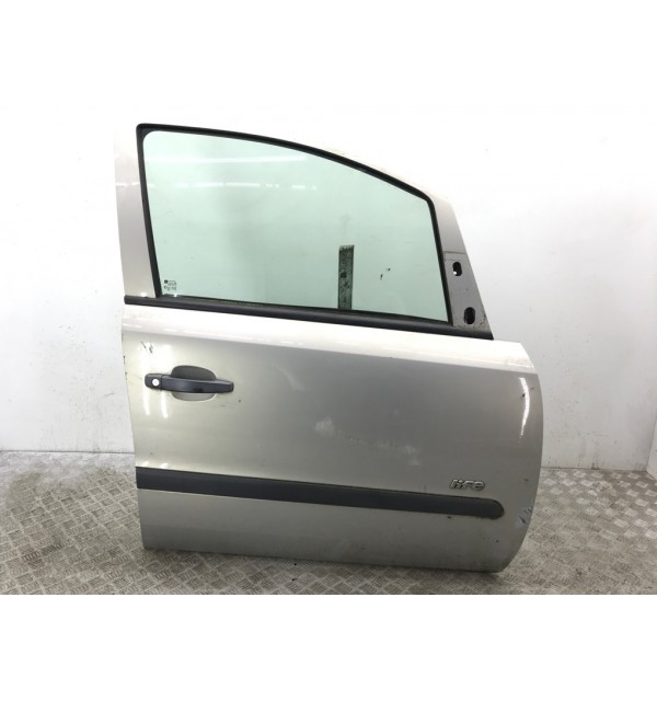 Дверь передняя правая бу для Opel Zafira B 1.6 i,  2006 г. бу контрактные купить в Спб