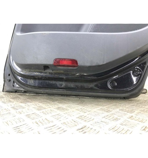 Дверь задняя правая бу для Volkswagen Jetta  1.9 TDi,  2008 г. бу контрактные купить в Спб