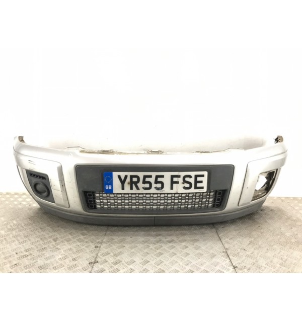 Бампер передний бу для Ford Fusion  1.4,  2005 г. бу контрактные купить в Спб