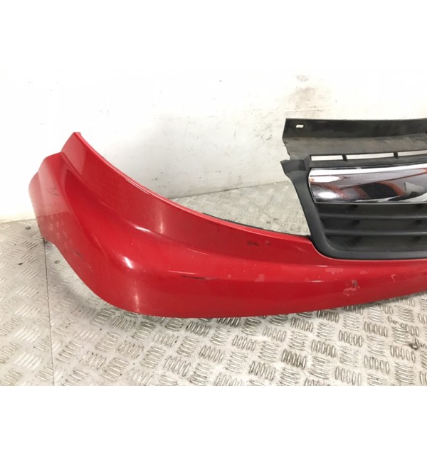 Решетка радиатора бу для Opel Vivaro  1.9 CDTi,  2006 г. бу контрактные купить в Спб
