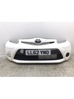 Бампер передний бу для Toyota Aygo  1.0 i,  2012 г.