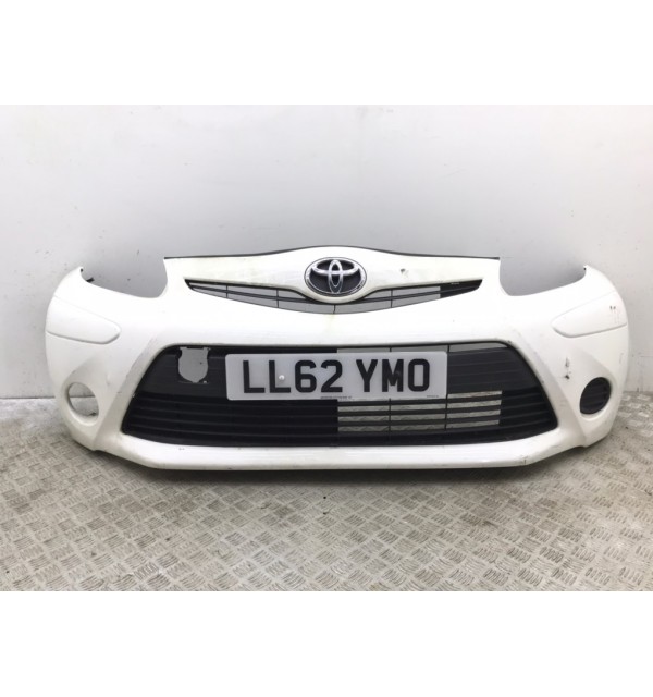 Бампер передний бу для Toyota Aygo  1.0 i,  2012 г. бу контрактные купить в Спб