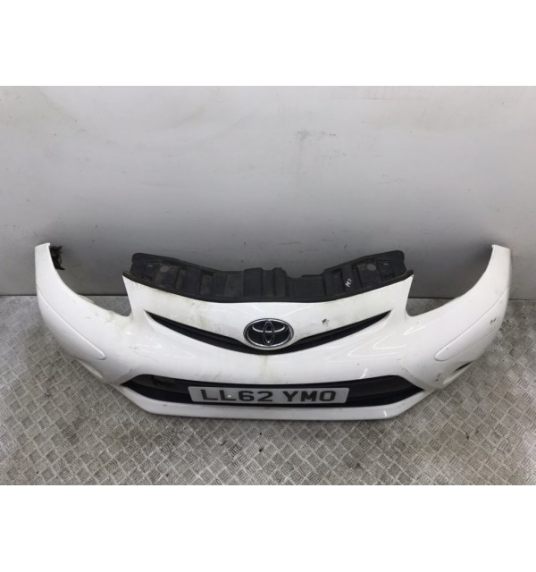 Бампер передний бу для Toyota Aygo  1.0 i,  2012 г. бу контрактные купить в Спб