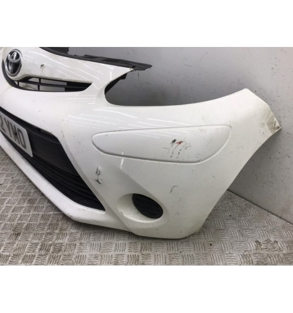 Бампер передний бу для Toyota Aygo  1.0 i,  2012 г. бу контрактные купить в Спб