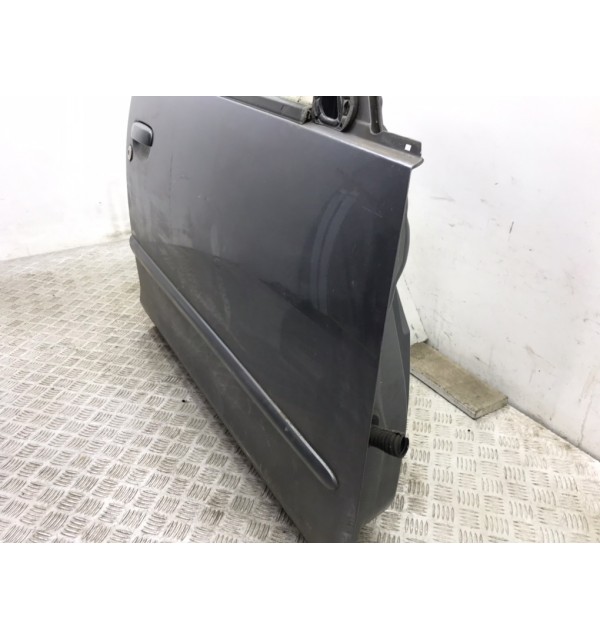 Дверь передняя правая бу для Mitsubishi Colt  1.5 DiD,  2006 г. бу контрактные купить в Спб