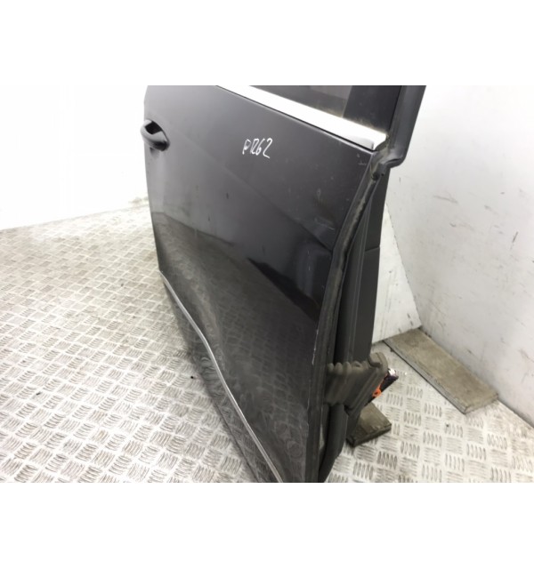 Дверь задняя правая бу для Volkswagen Passat B6 1.9 TDi,  2005 г. бу контрактные купить в Спб