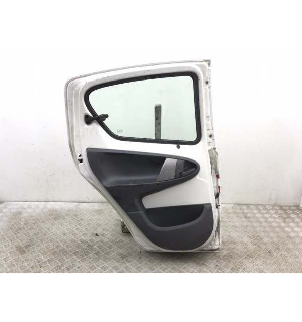 Дверь задняя левая бу для Toyota Aygo  1.0 i,  2012 г. бу контрактные купить в Спб