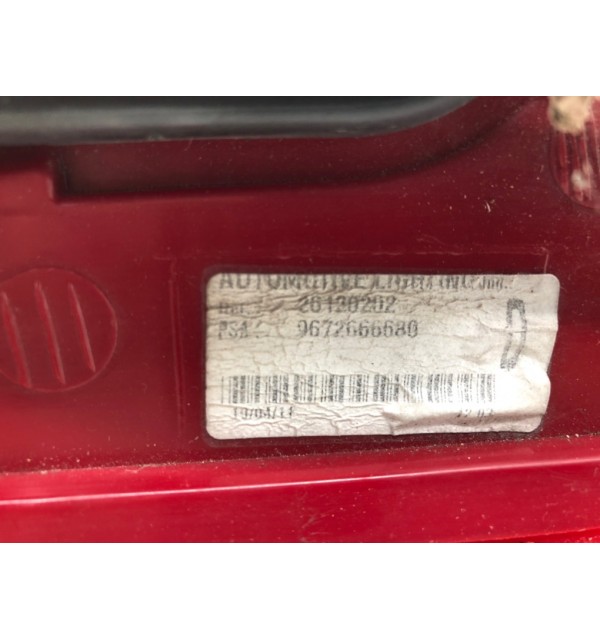 Фонарь задний правый бу для Peugeot 5008  1.6 HDi,  2011 г. бу контрактные купить в Спб