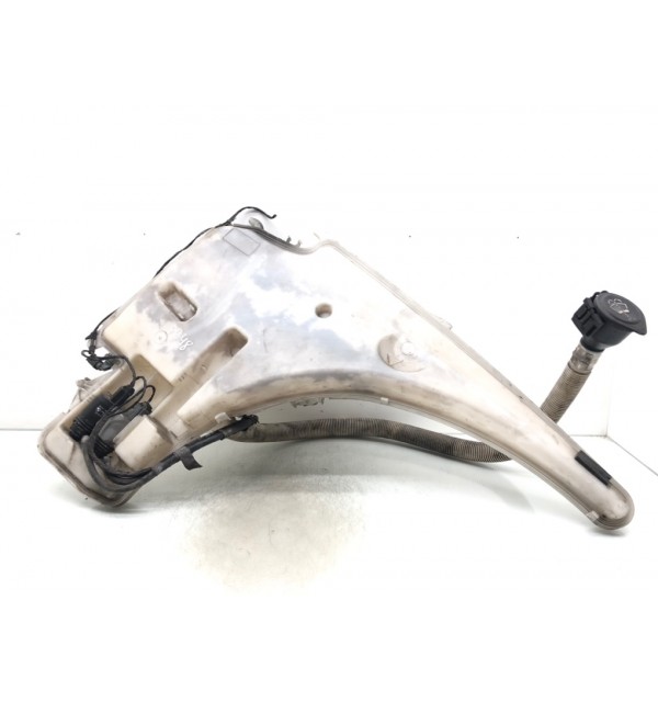 Бачок омывателя бу для BMW 1 E87/E81/E82/E88 2.0 TD,  2009 г. бу контрактные купить в Спб